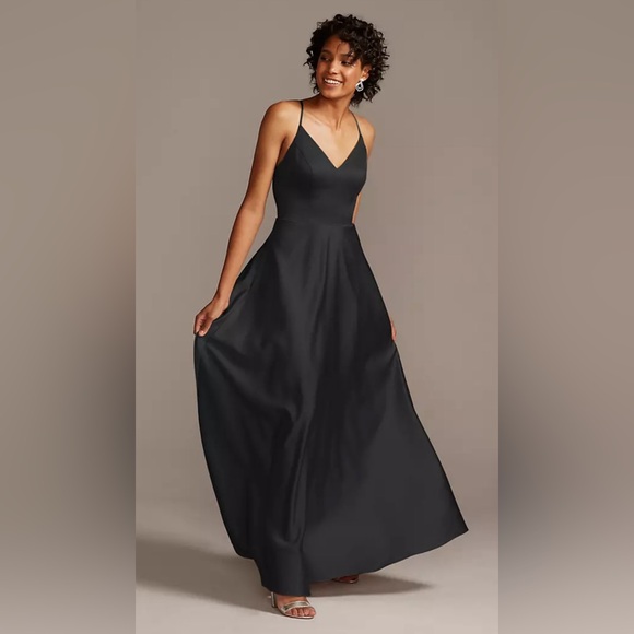 Black V-Neck size small maxi dress with Pockets - Picture 4 of 5